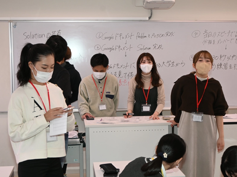 荒島ゼミ4年次生が附属高等学校で英語模擬国連の参加準備セッションを開きました。