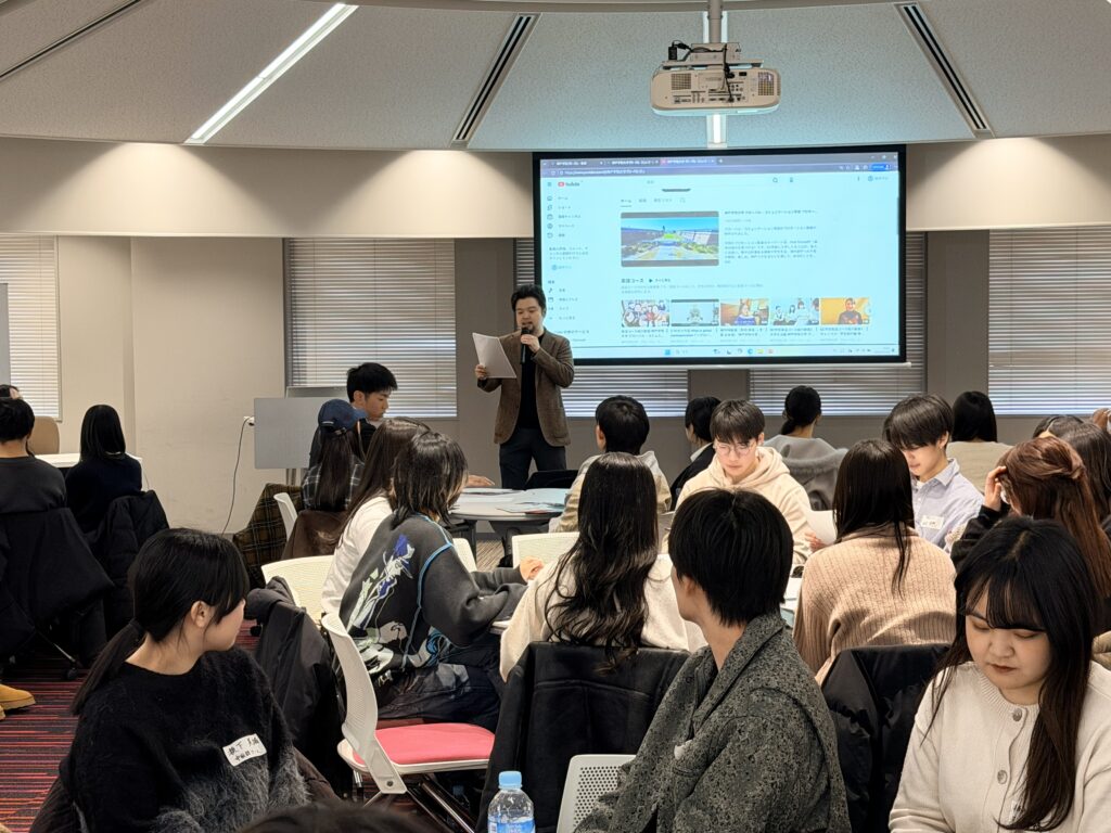 英語コース、中国語コース合同のスクーリングが実施されました。